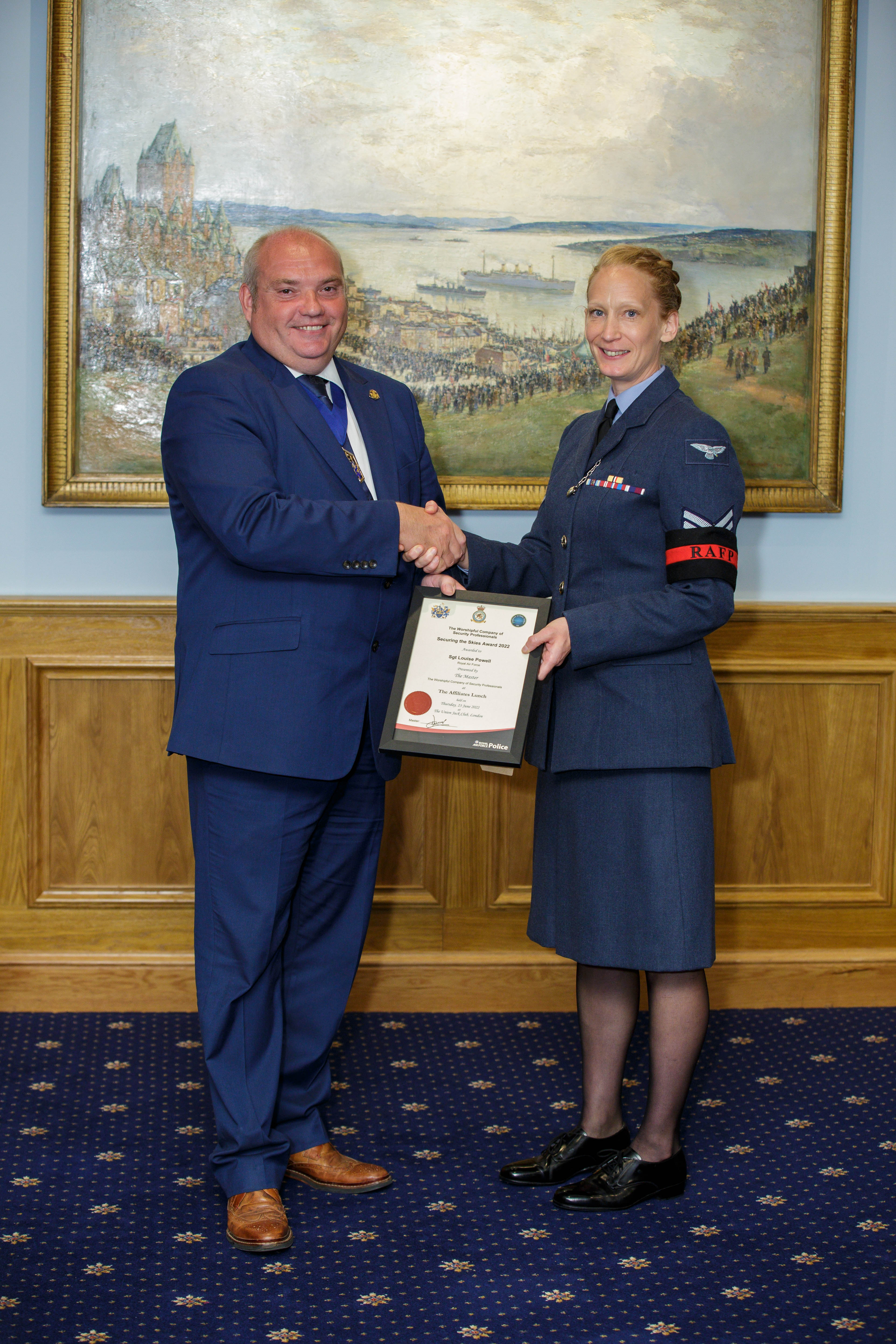 Sgt Powell with her award